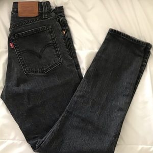 Size 25 Levi’s ; Wedgie fit